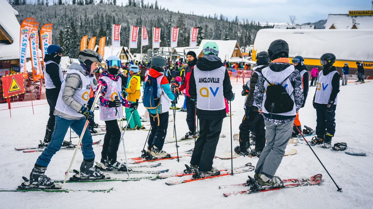 Dlaczego narty i nauka języka to dobry pomysł na ferie zimowe?